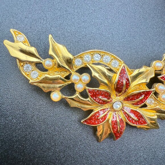Vintage Avon Goldtone Flower Brooch With‎ Faux Pearls Rhinestones Poinsettia - Picture 2 of 6